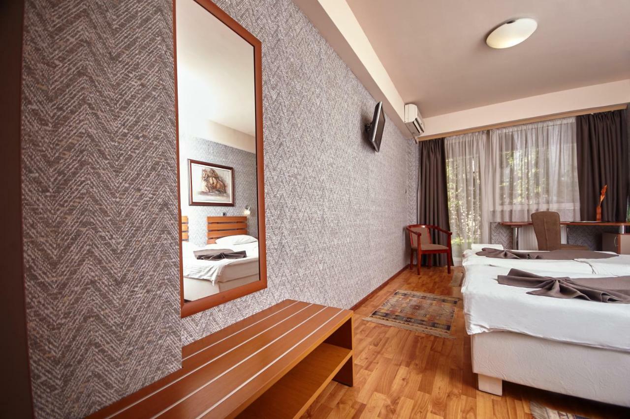 Leonardo Hotel Skopje Extérieur photo